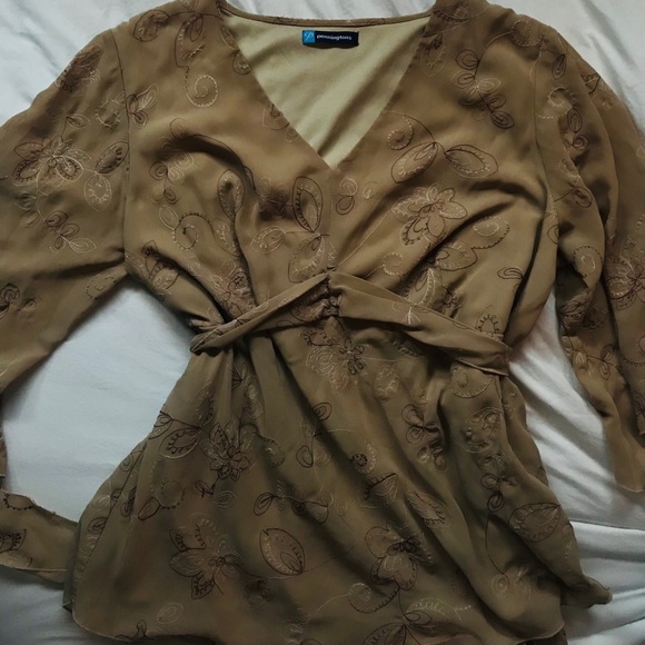 🪴Pennington’s Chiffon Blouse with belt - Picture 3 of 3